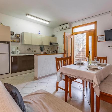 2 Bedroom Stunning Apartment In روفينج المظهر الخارجي الصورة